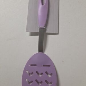 Wilton Easter Egg Shaped Spatula Purple Silicone Handle Springtime Baking